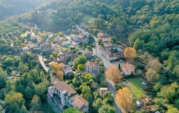 PETRAPOLA LAES BAINS STATION THERMALE