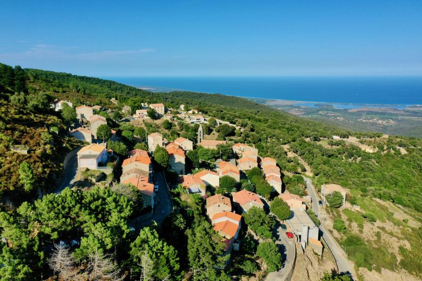 panorama sur la plaine orientale depuis le village de ventiseri